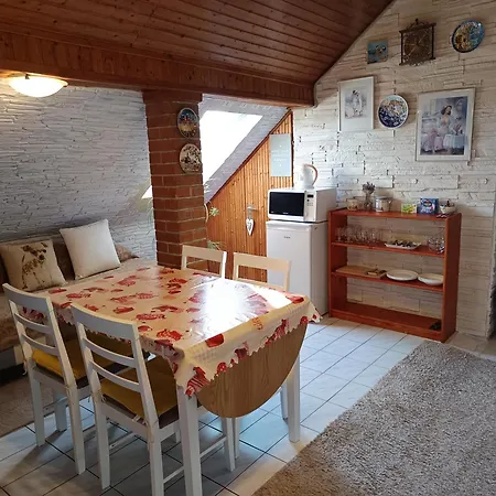 Karolina Apartment